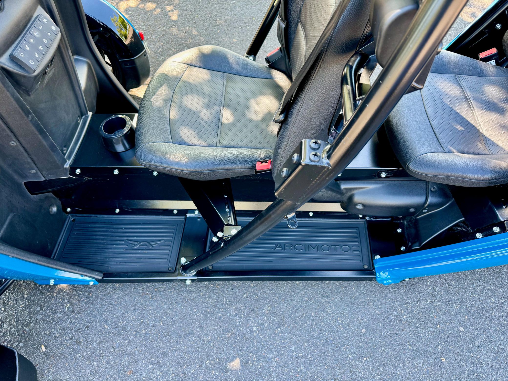 2021 Arcimoto FUV - Blue/Black Coupe - Image 2