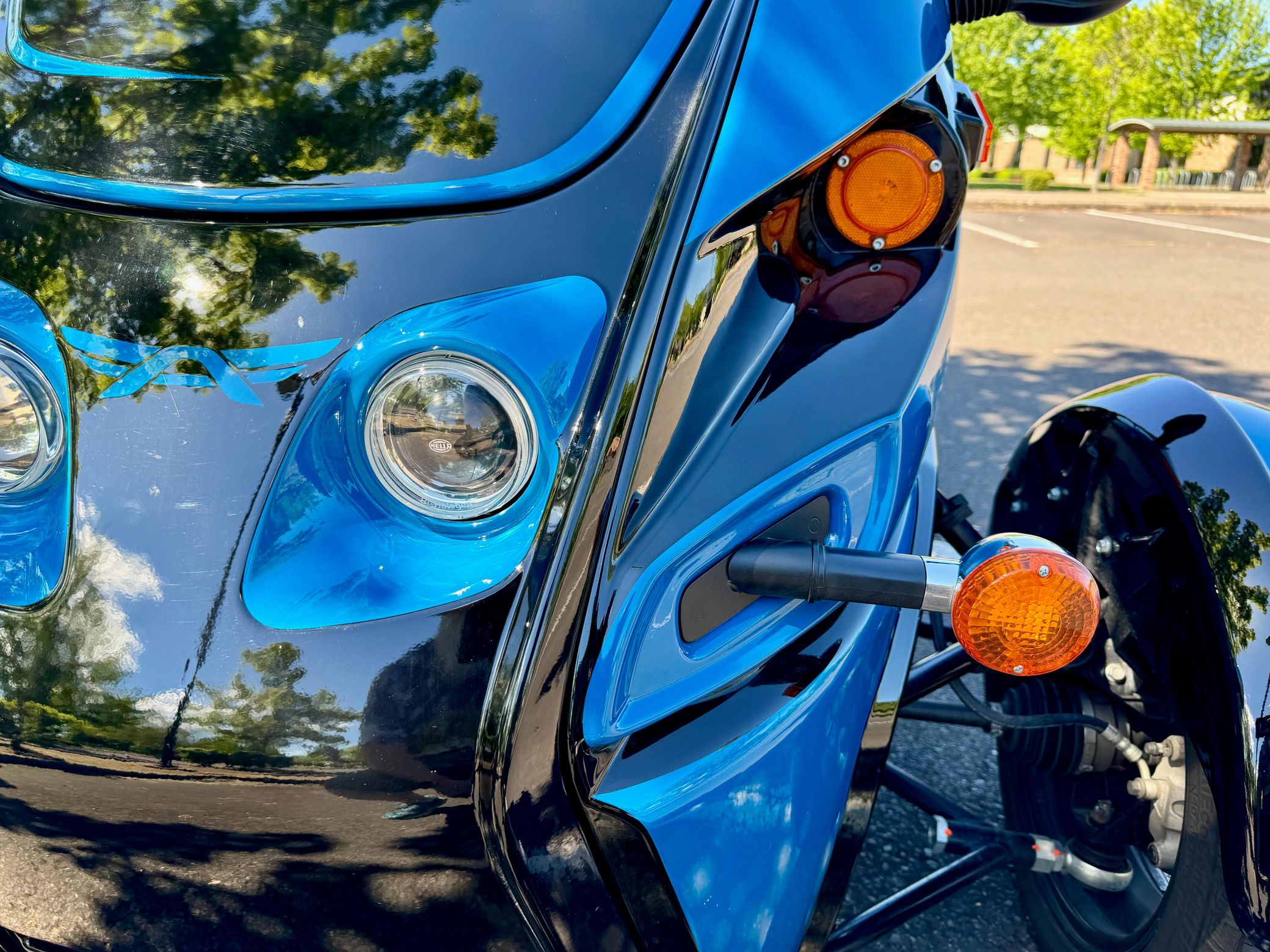 2021 Arcimoto FUV - Blue/Black Coupe - Image 6