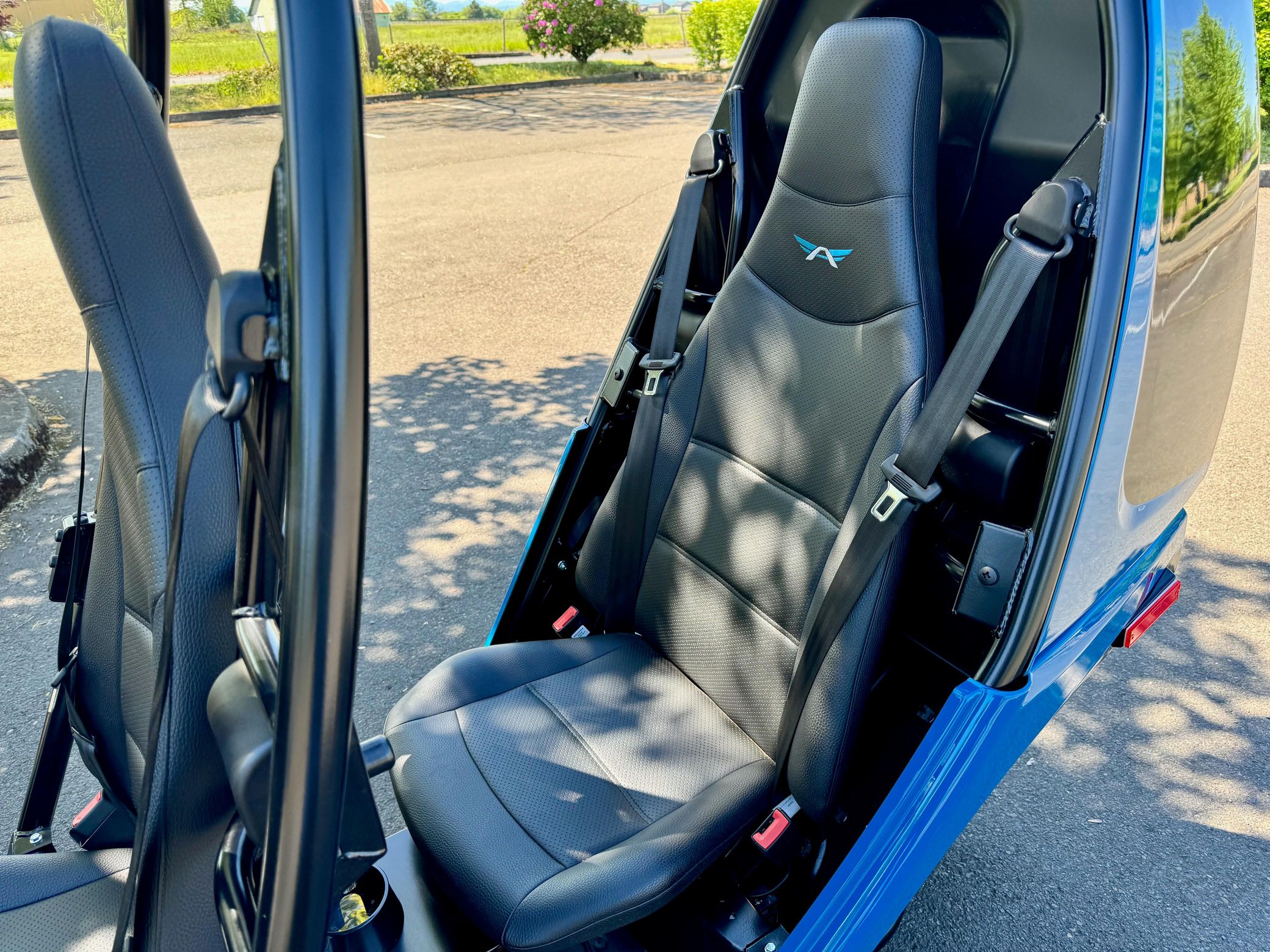 2021 Arcimoto FUV - Blue/Black Coupe - Image 13