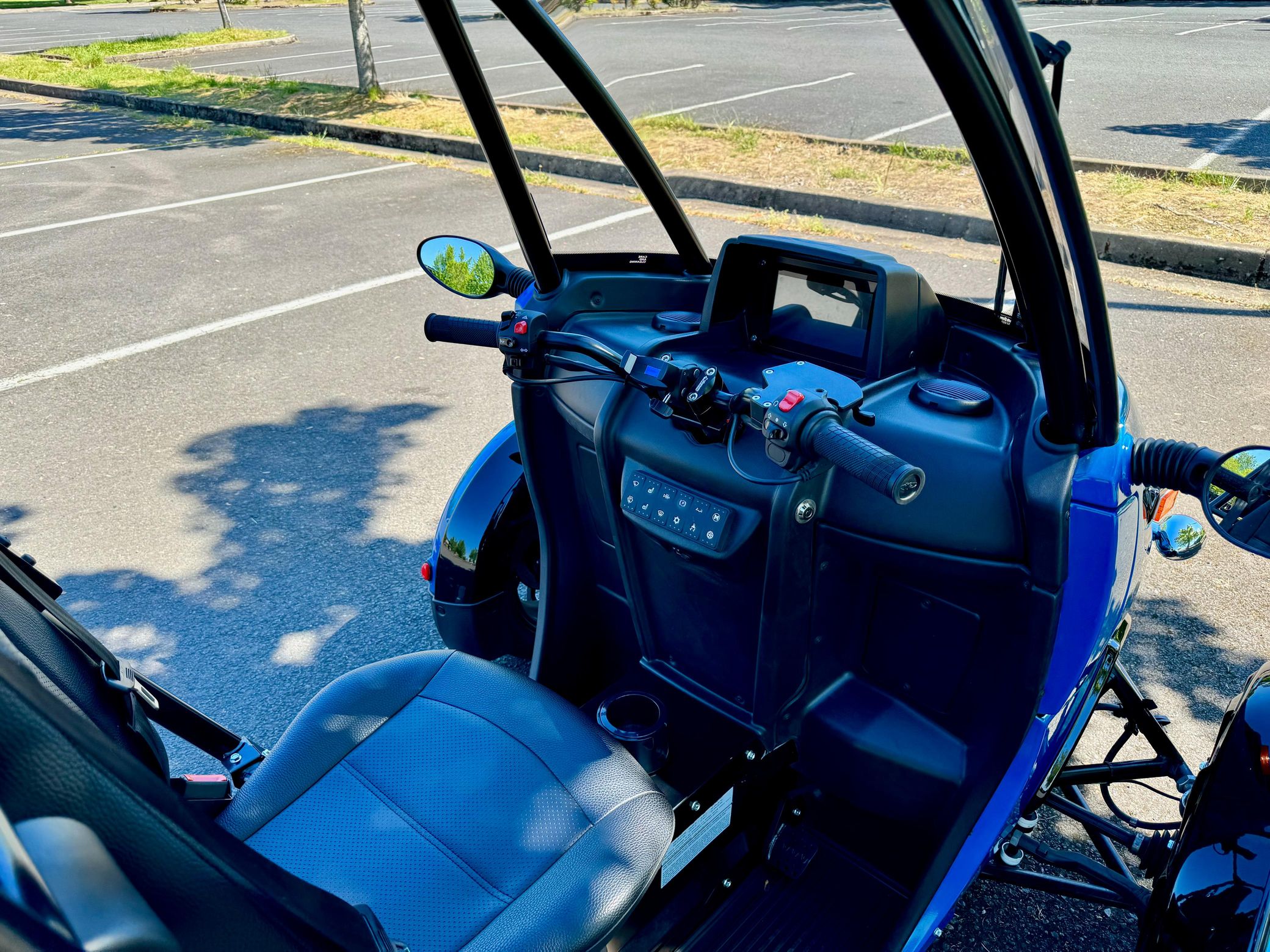 2021 Arcimoto FUV - Blue/Black Coupe - Image 11