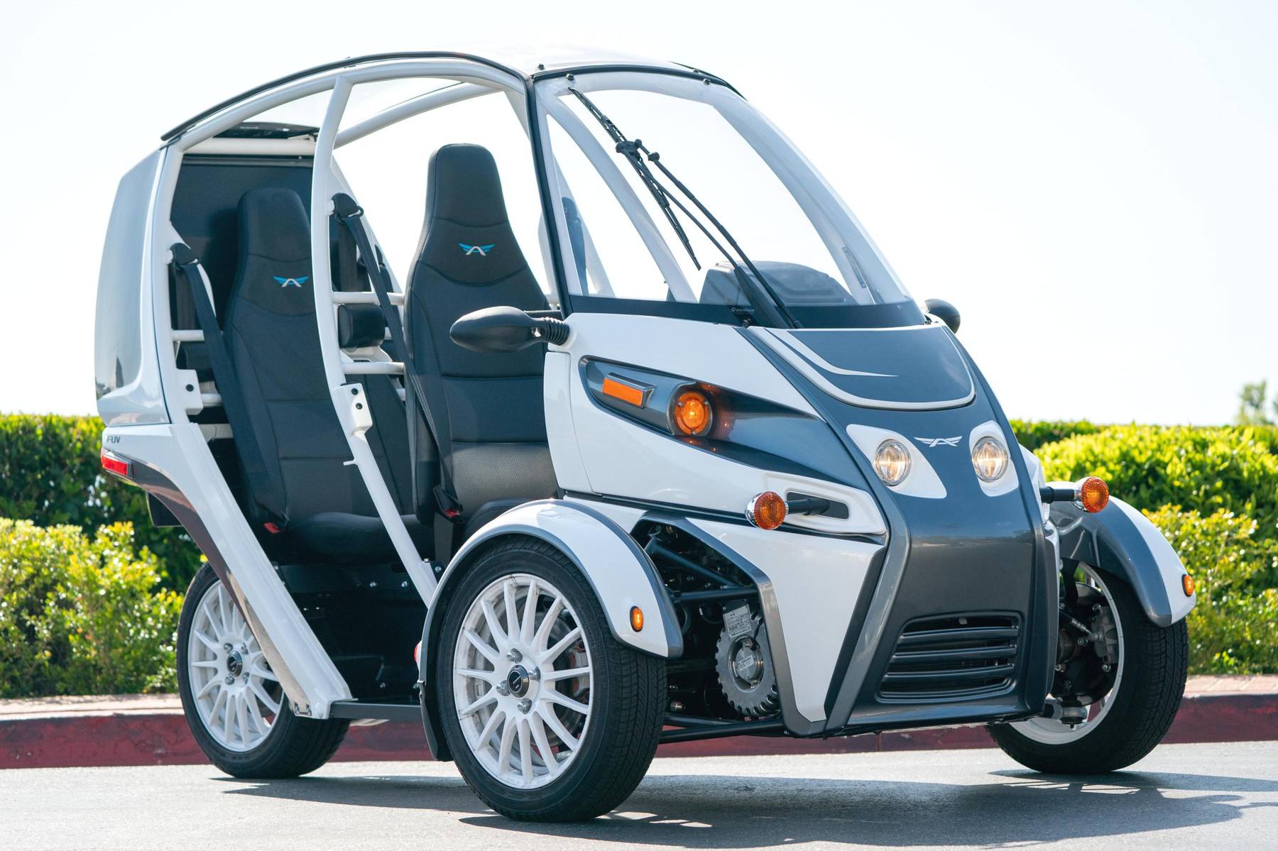 2021 Arcimoto FUV - Gunmetal/White Coupe - Image 2
