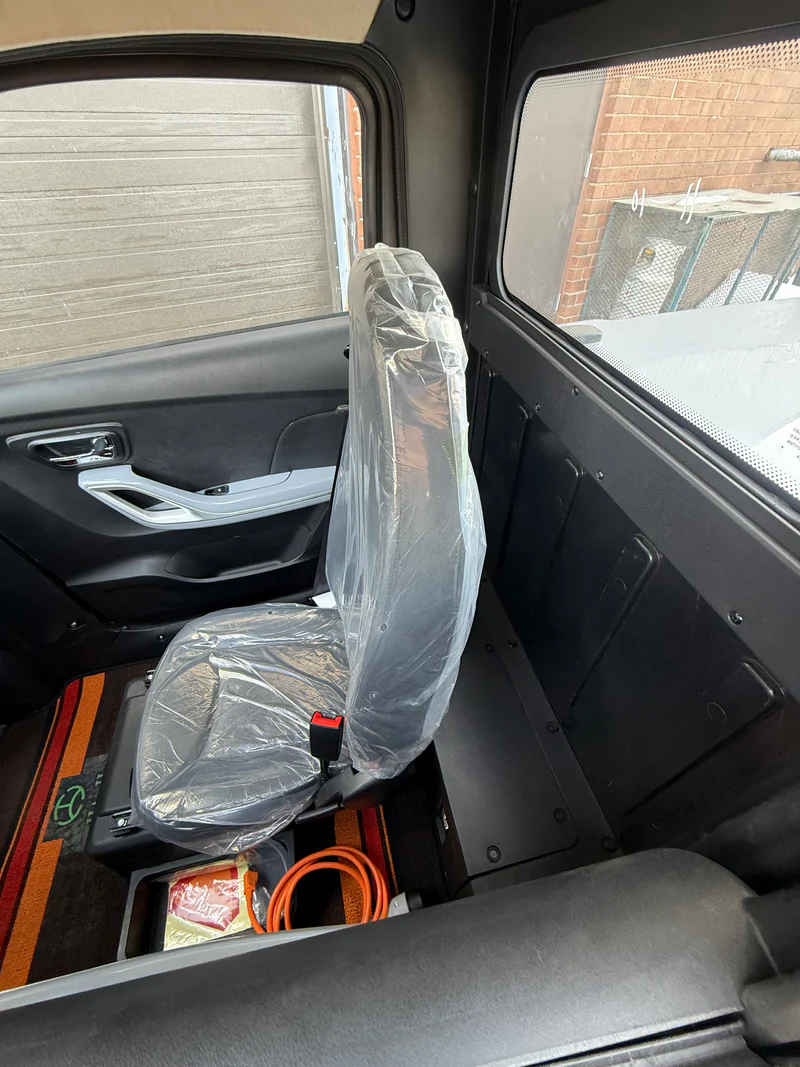 ET4 Cruise Connect Cargo - Fully Enclosed Mobility Scooter - Image 3