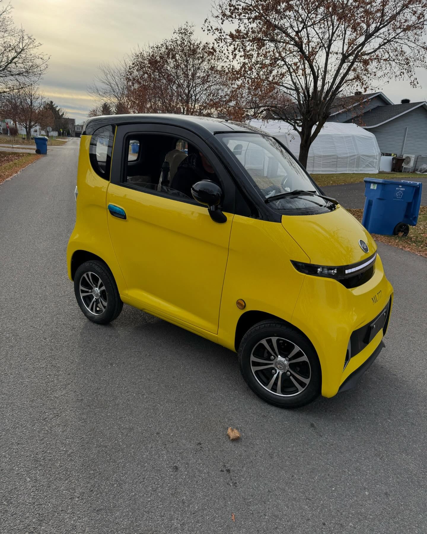 Two Seater ET4 Connect PLUS – 4-Wheel Enclosed Mobility Scooter