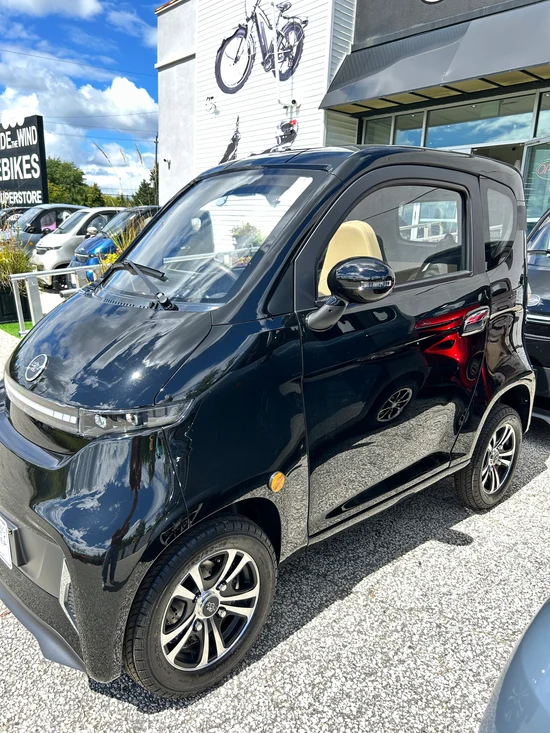 Two Seater ET4 Connect PLUS – 4-Wheel Enclosed Mobility Scooter