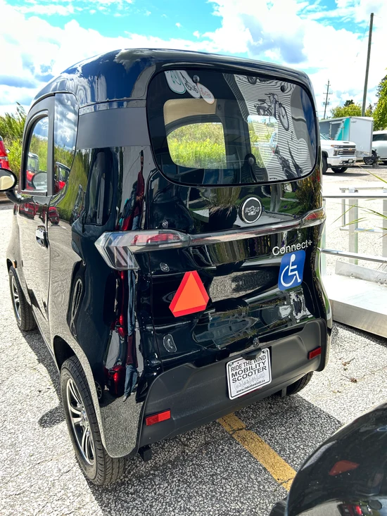 Two Seater ET4 Connect PLUS – 4-Wheel Enclosed Mobility Scooter